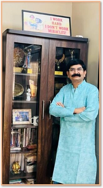 File:Dr Vinod Chandrashekhar Dixit.jpg